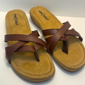 Minnetonka sandals brown leather thong new shoes women’s 8
